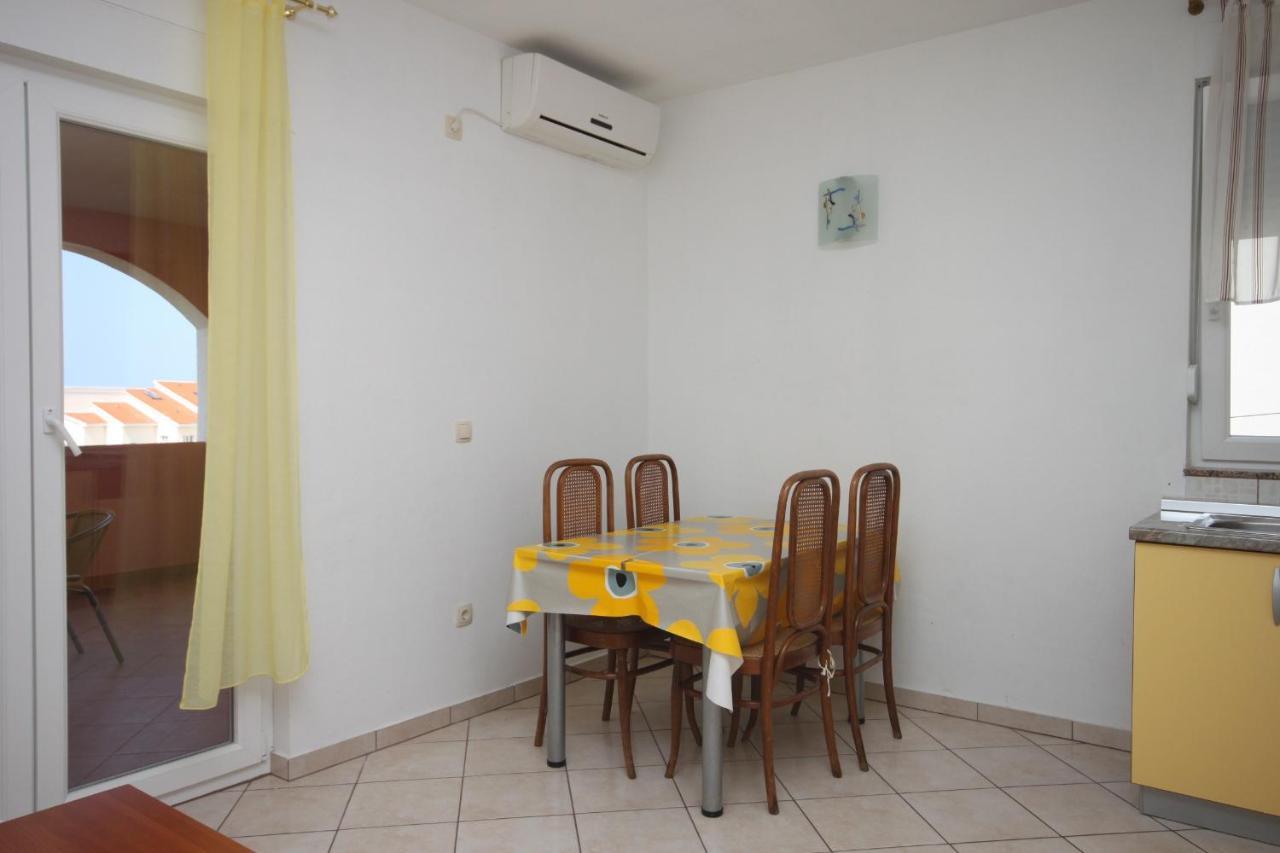 Apartments And Rooms With Parking Space Novalja, Pag - 6341 Eksteriør bilde